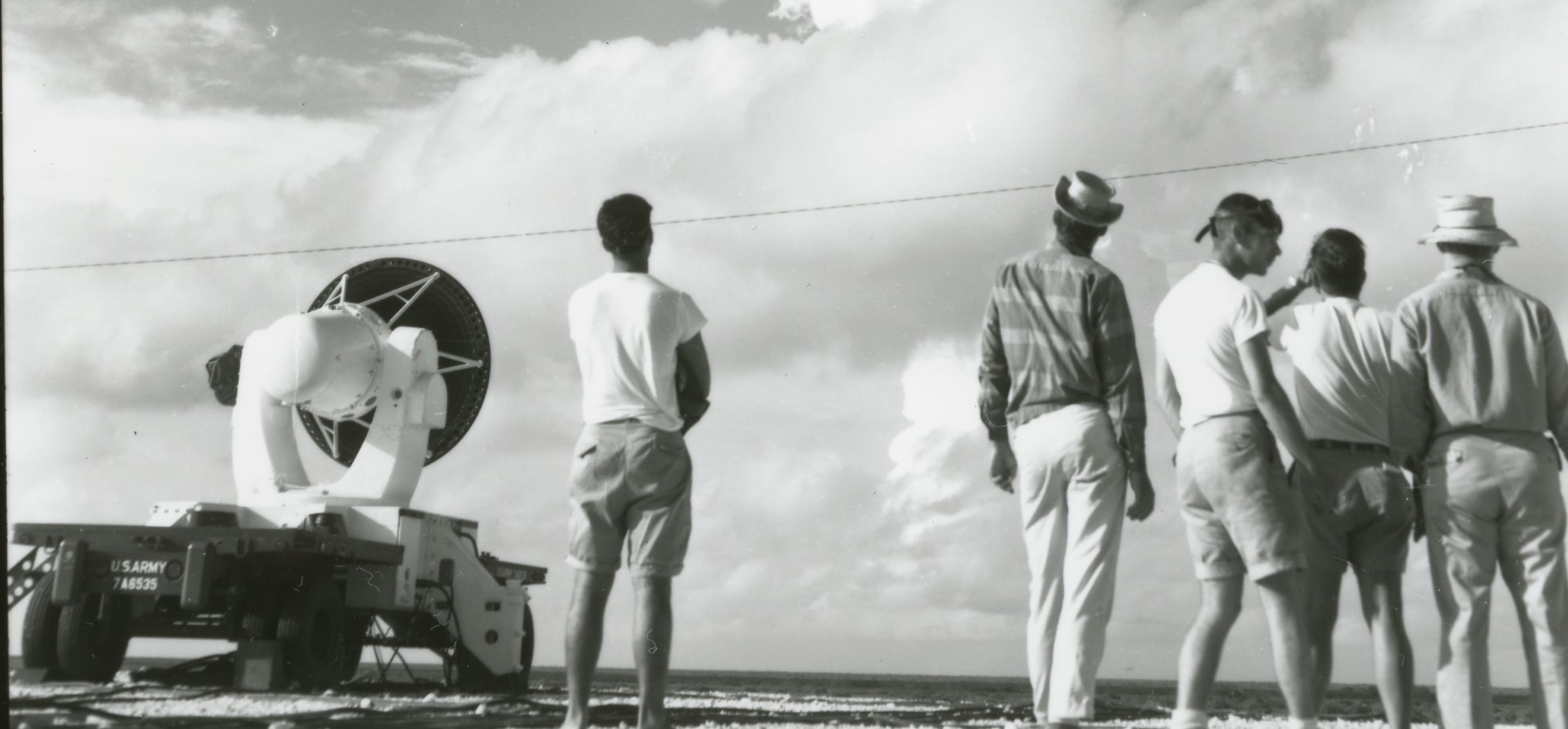 The Yukon cloud from Christmas Island, with observers in foreground.